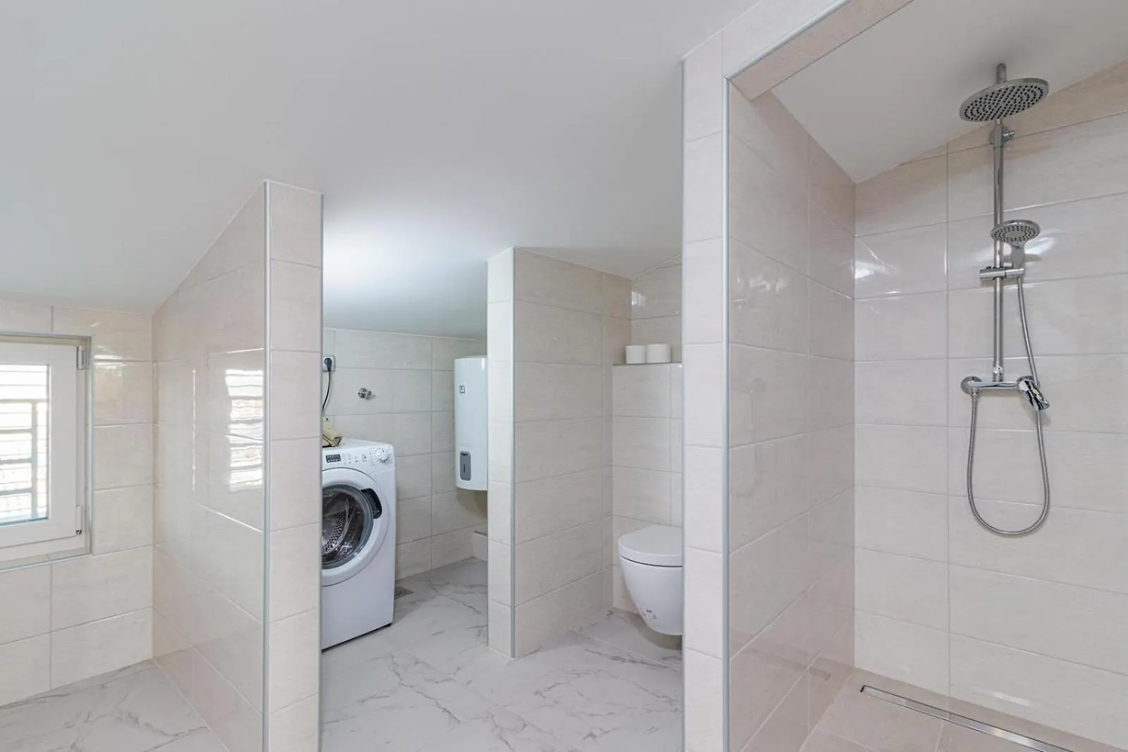 Beautiful 6 Bedroom Villa In Valbandon 0*,  Chorvatsko