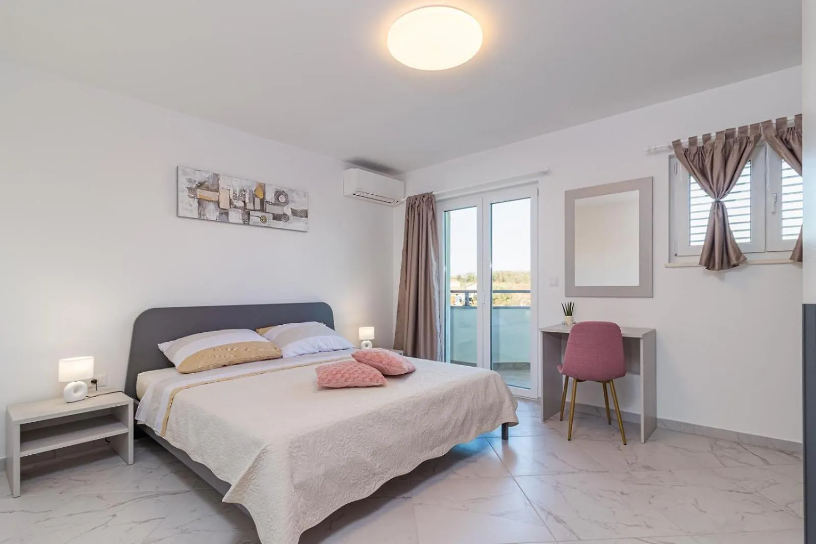 Beautiful 6 Bedroom Villa In Valbandon