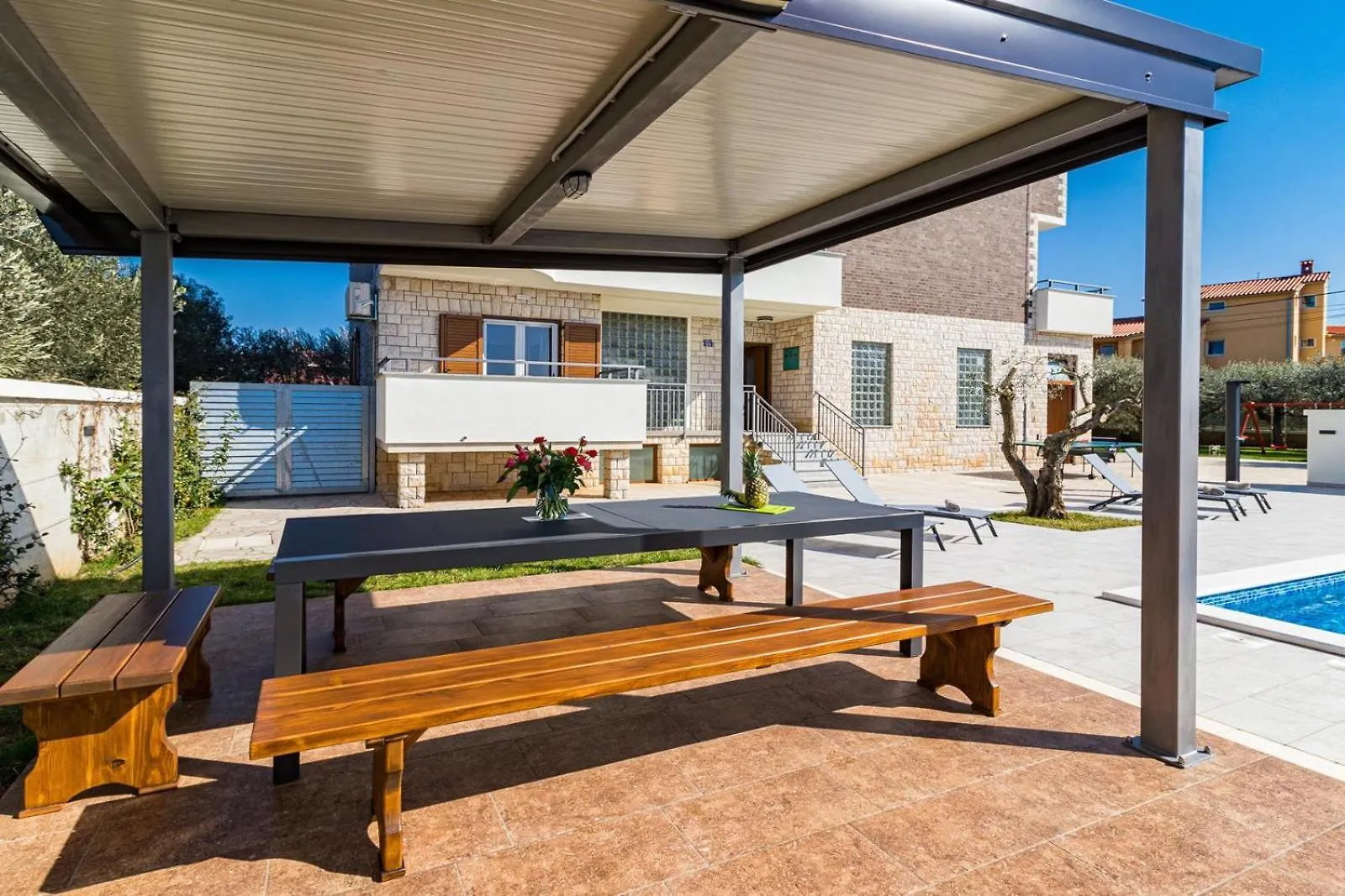 Beautiful 6 Bedroom Villa In Valbandon