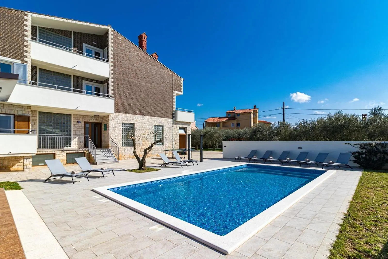 Beautiful 6 Bedroom Villa In Valbandon Croatia