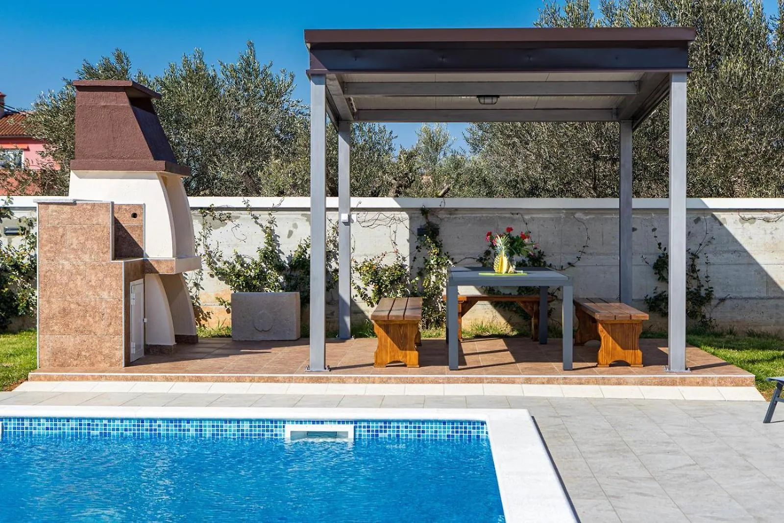 Beautiful 6 Bedroom Villa In Valbandon