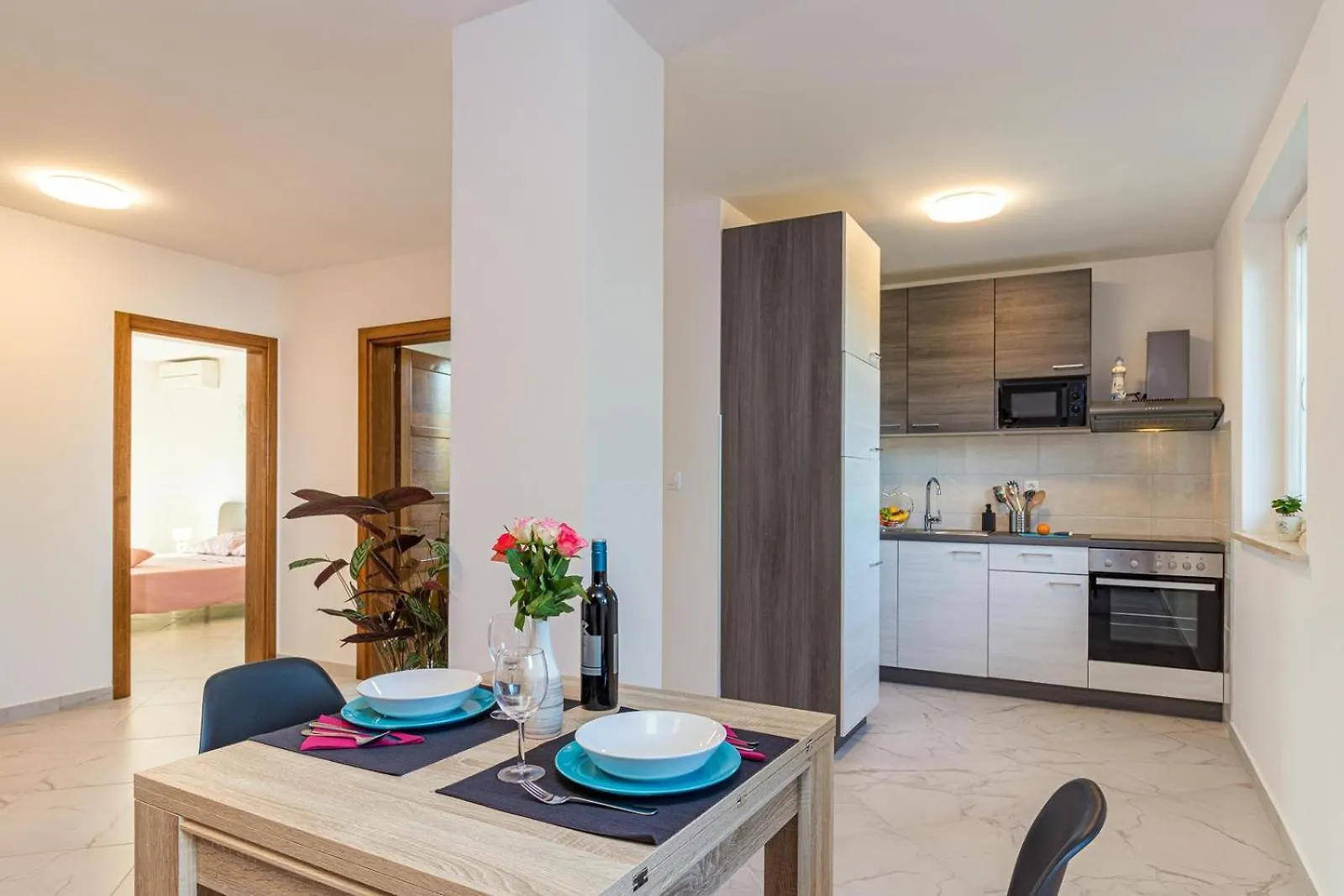 Beautiful 6 Bedroom Villa In Valbandon