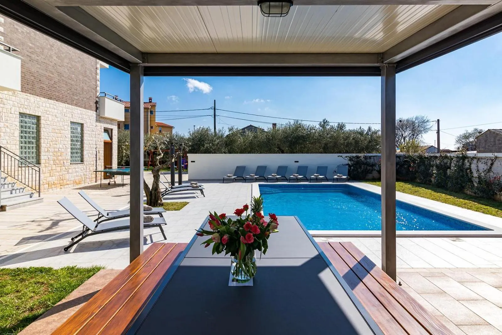 Beautiful 6 Bedroom Villa In Valbandon