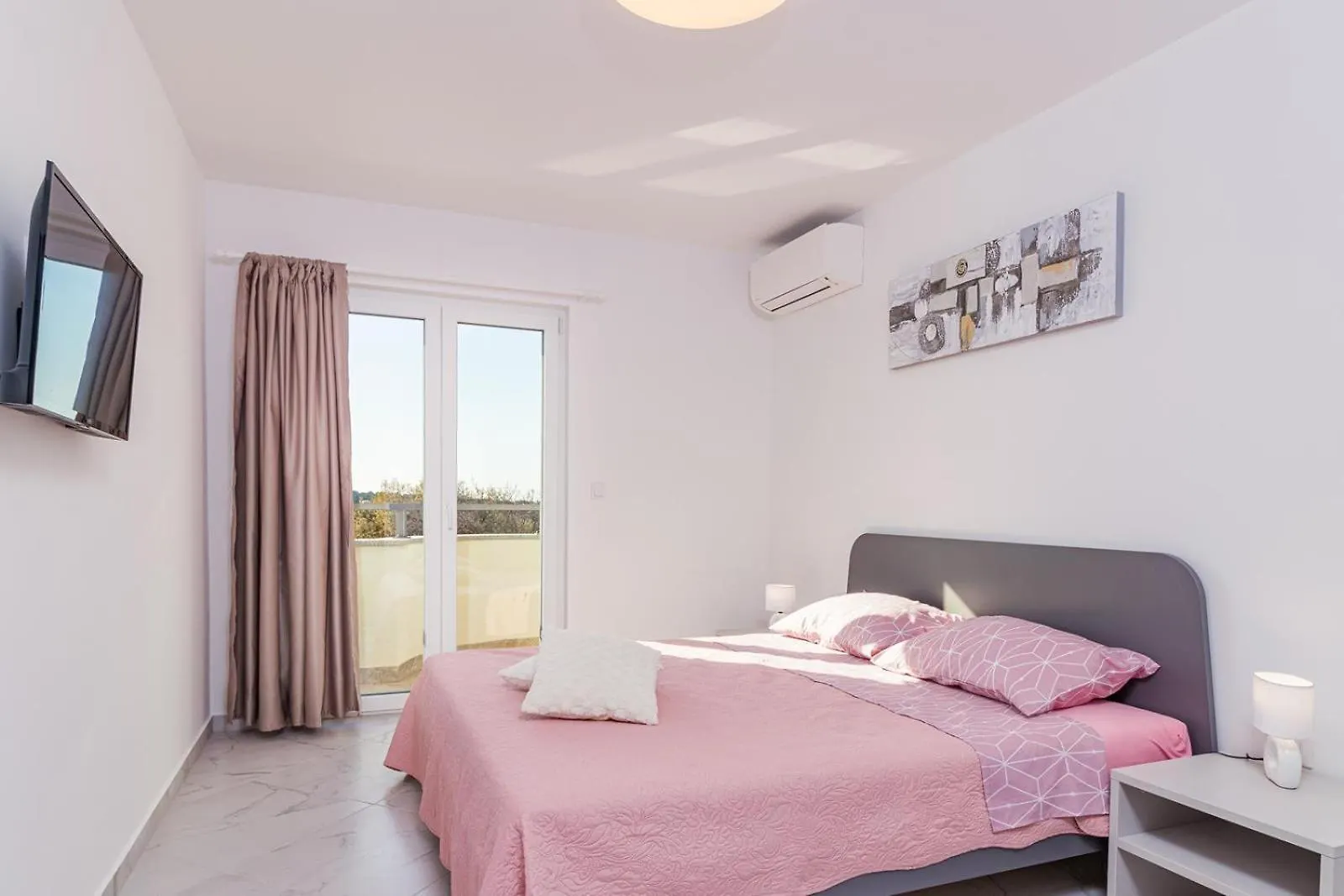 Beautiful 6 Bedroom Villa In Valbandon Croatia