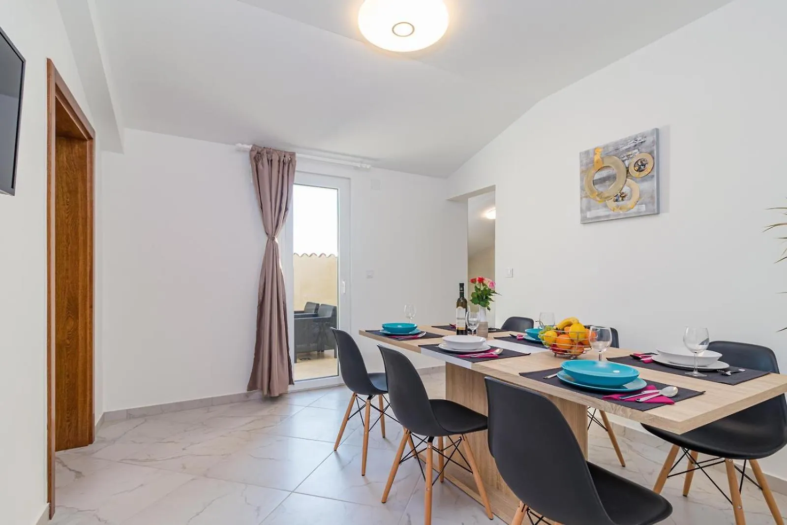 Beautiful 6 Bedroom Villa In Valbandon