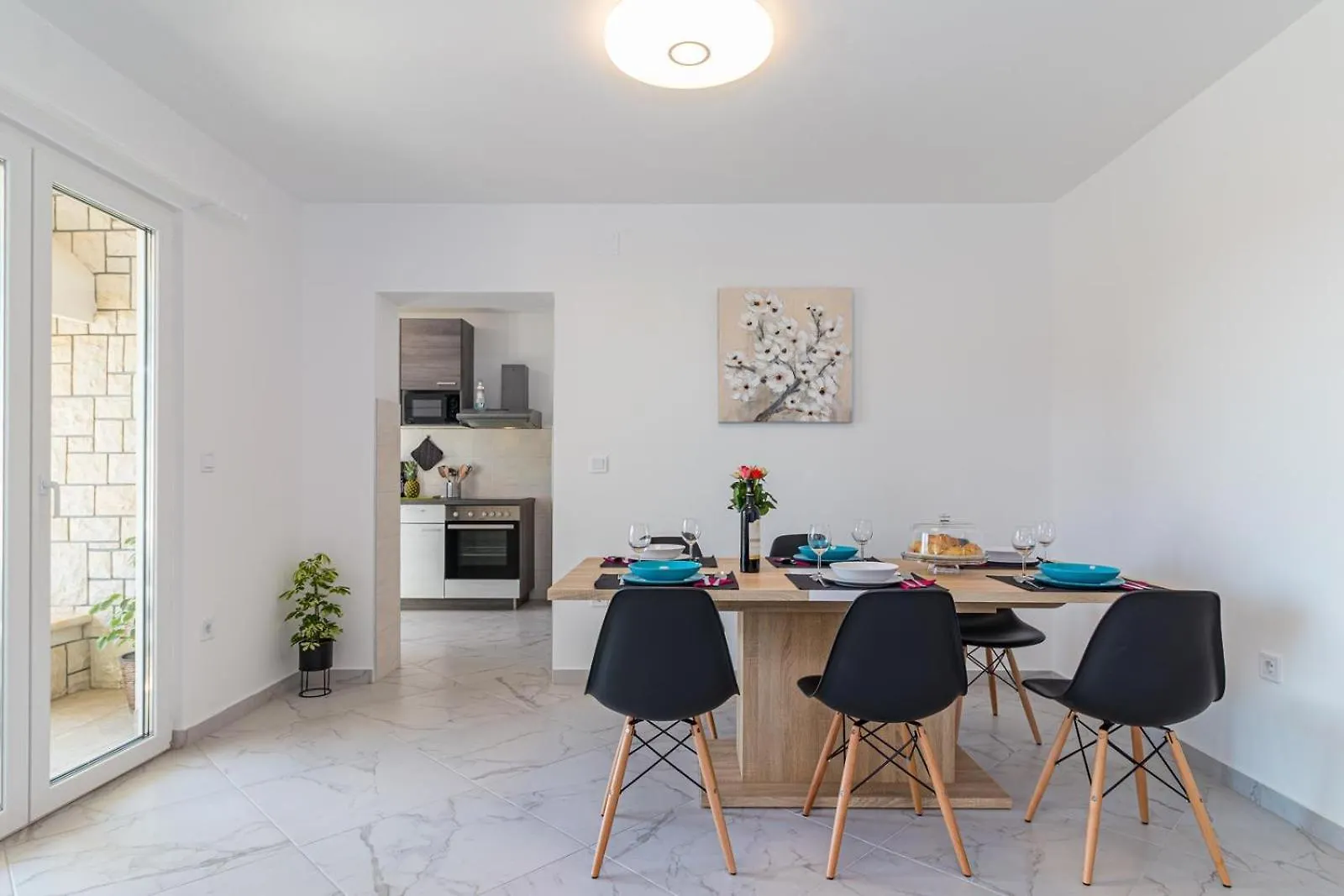Beautiful 6 Bedroom Villa In Valbandon