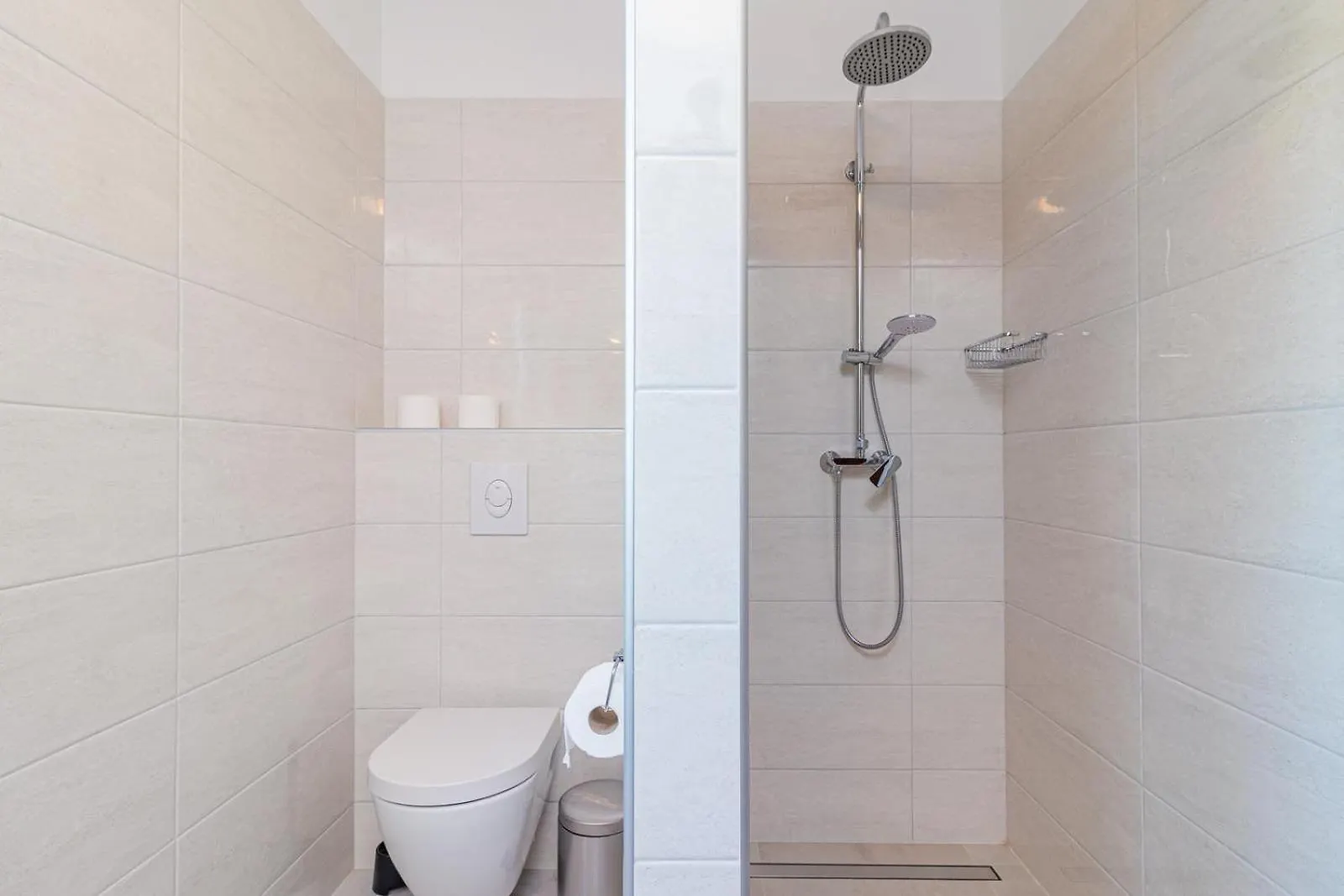 Beautiful 6 Bedroom Villa In Valbandon